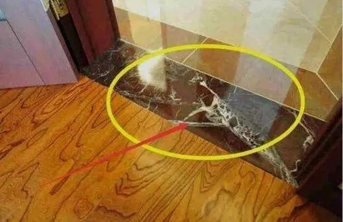 卫生间过门石需要做防水吗？底部有渗漏问题，需要怎么处理？插图