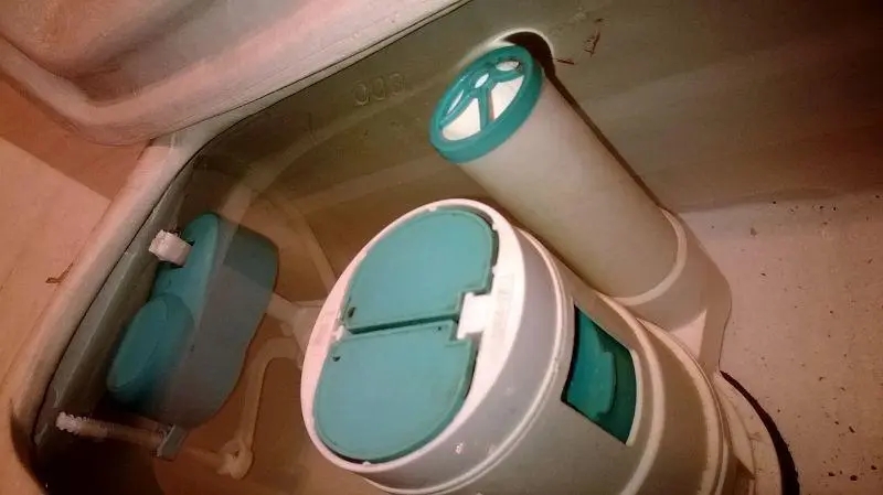 马桶水箱经常漏水，每个月水费多了几十块，可能是这几个原因！插图
